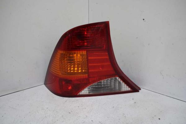 FEU ARRIERE GAUCHE FORD FOCUS BERLINE/ 4-PORTE 1998-2004 - Vue 1